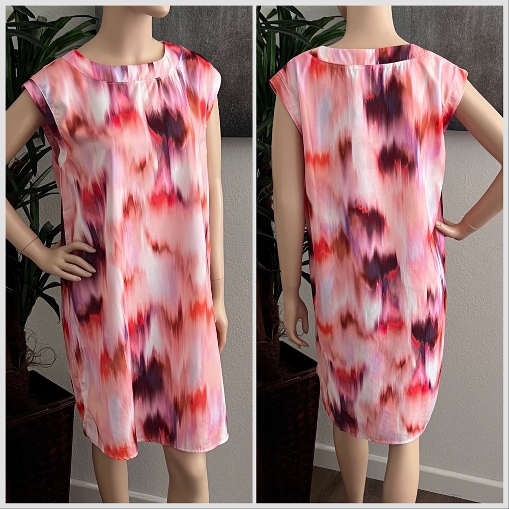 Mododoc Los Angeles Colorful Abstract Print Sleeveless Shift Dress